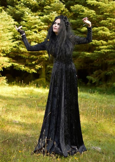 Witchcraft Through the Ages: A Look at Old Fashioned Attire